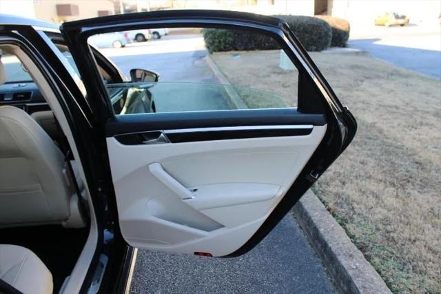 2019 Volkswagen Passat 2.0T SE R-Line