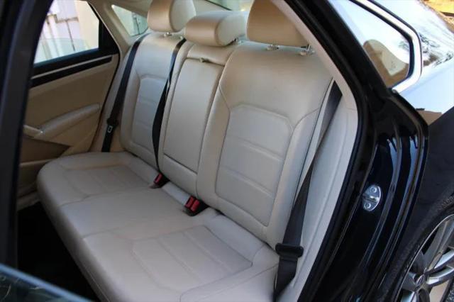 2019 Volkswagen Passat 2.0T SE R-Line