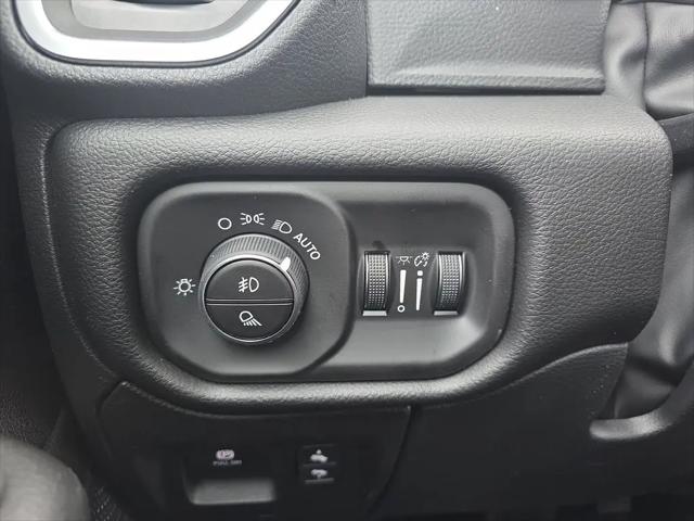 2026 Ram 1500 Big Horn Crew Cab 4x4 5'7" Box