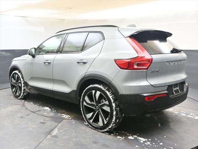 2026 Volvo XC40 Ultra, B5 AWD Gas (mild hybrid), Dark