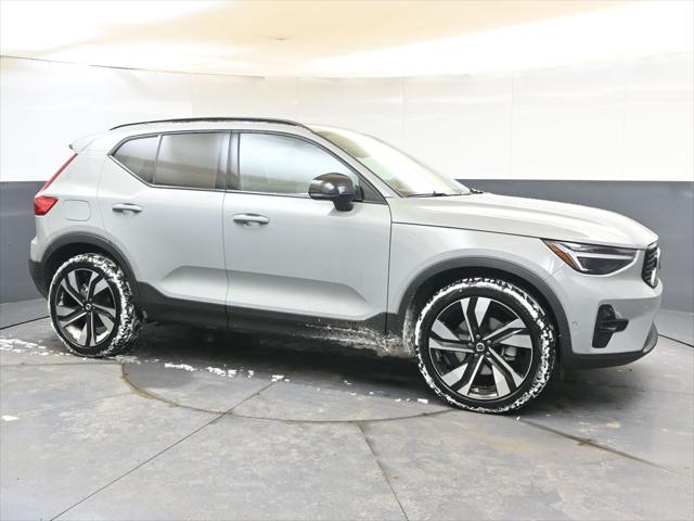 2026 Volvo XC40 Ultra, B5 AWD Gas (mild hybrid), Dark