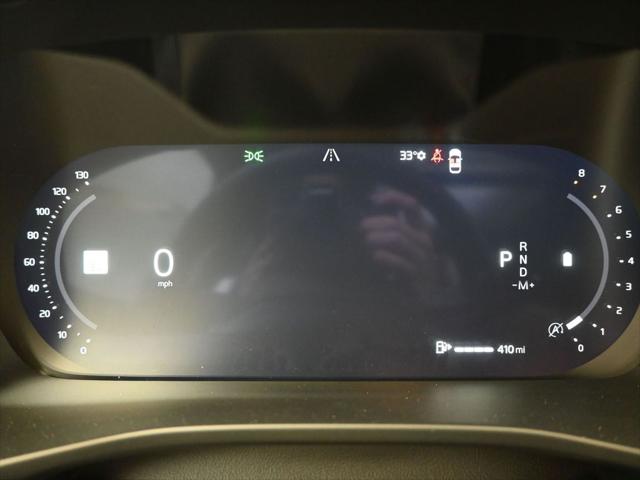 2026 Volvo XC40 Ultra, B5 AWD Gas (mild hybrid), Dark