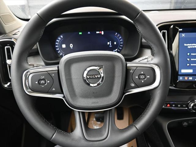 2026 Volvo XC40 Ultra, B5 AWD Gas (mild hybrid), Dark