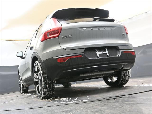 2026 Volvo XC40 Ultra, B5 AWD Gas (mild hybrid), Dark