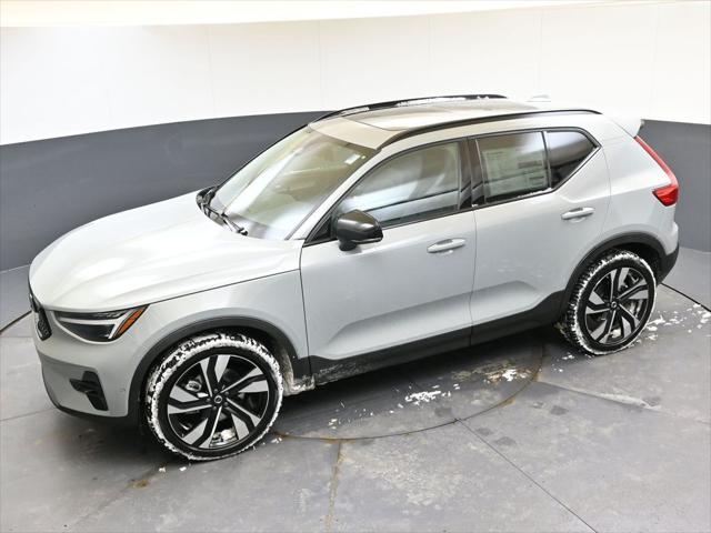 2026 Volvo XC40 Ultra, B5 AWD Gas (mild hybrid), Dark