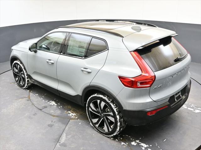 2026 Volvo XC40 Ultra, B5 AWD Gas (mild hybrid), Dark