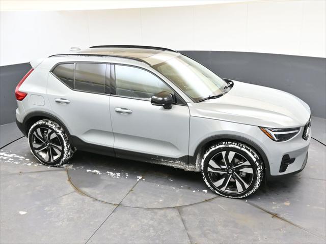 2026 Volvo XC40 Ultra, B5 AWD Gas (mild hybrid), Dark