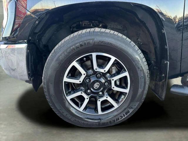 2017 Toyota Tundra SR5 5.7L V8