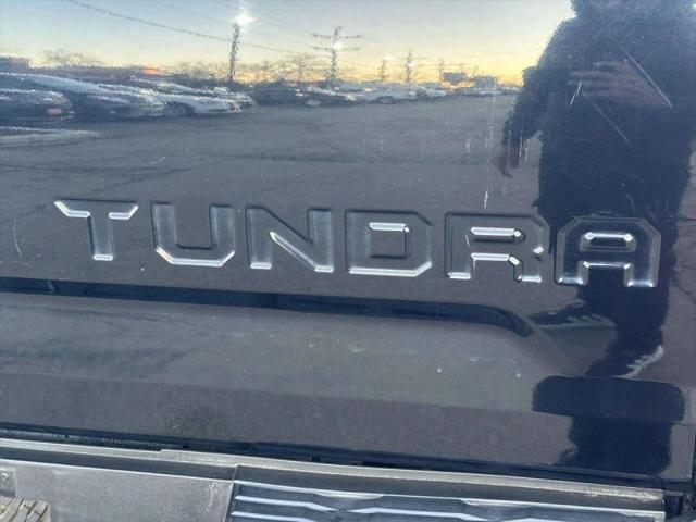 2017 Toyota Tundra SR5 5.7L V8