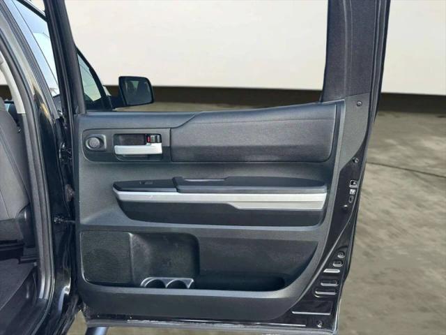 2017 Toyota Tundra SR5 5.7L V8