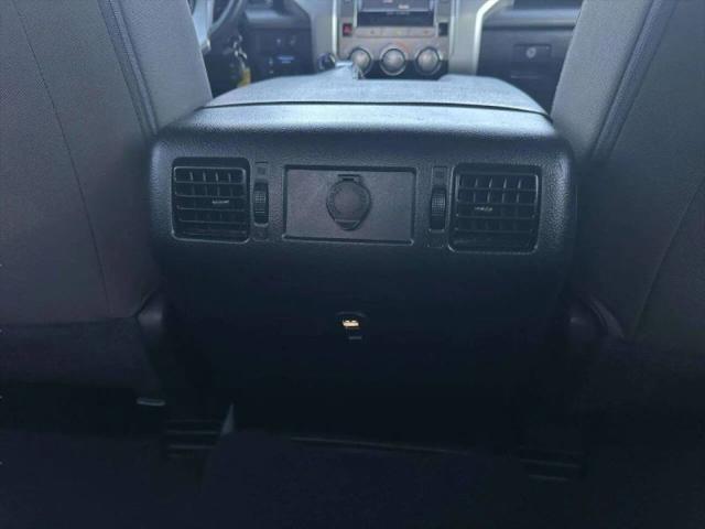 2017 Toyota Tundra SR5 5.7L V8