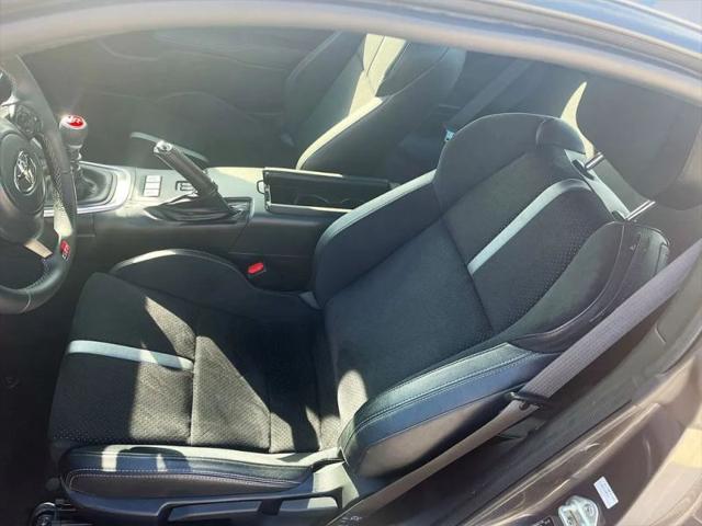 2025 Toyota GR86 Premium