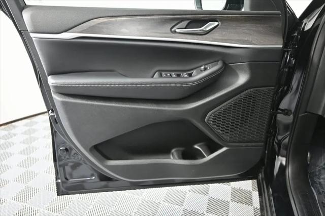 2026 Jeep Grand Cherokee Altitude 4x4