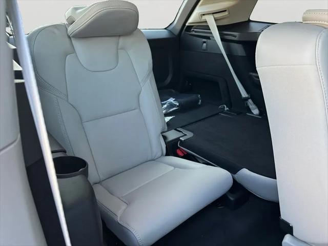 2026 Volvo XC90 Ultra Dark Theme, B6 AWD Gas (mild hybrid), Gasoline, 7 Seats