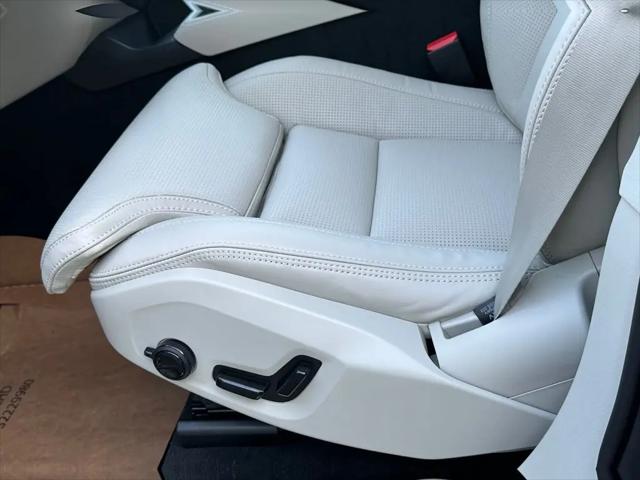 2026 Volvo XC90 Ultra Dark Theme, B6 AWD Gas (mild hybrid), Gasoline, 7 Seats