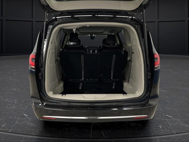 2023 Chrysler Pacifica Hybrid Limited