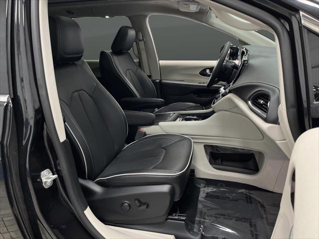 2023 Chrysler Pacifica Hybrid Limited