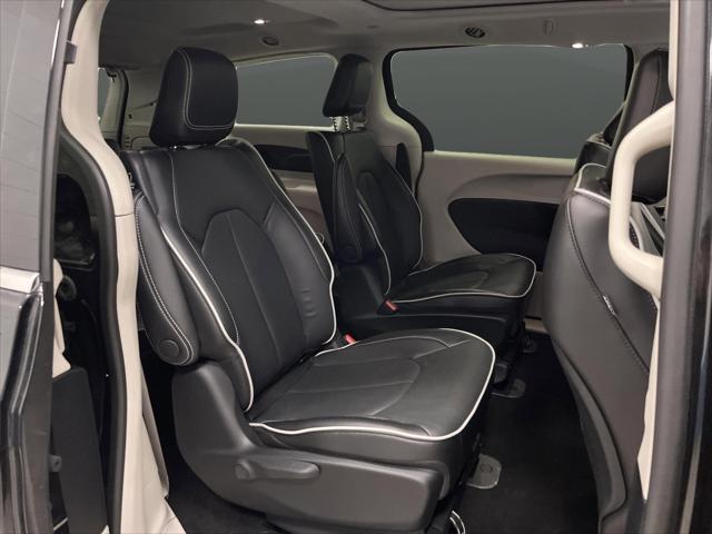 2023 Chrysler Pacifica Hybrid Limited