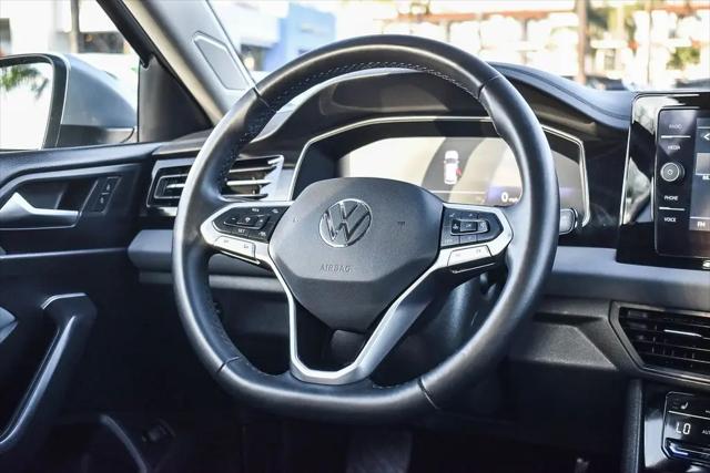 2025 Volkswagen Jetta 1.5T SE
