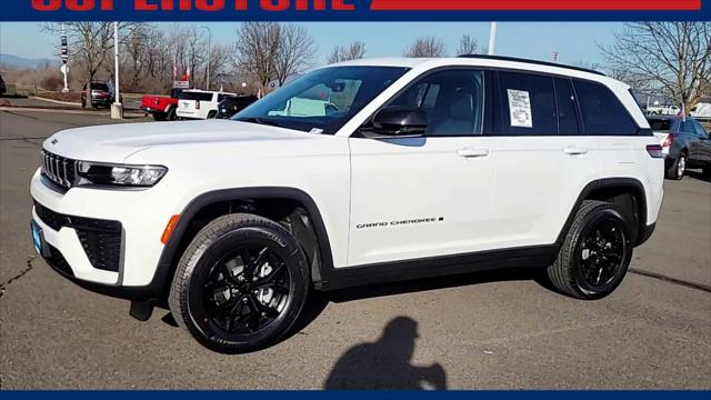2026 Jeep Grand Cherokee Laredo Altitude