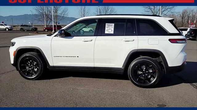 2026 Jeep Grand Cherokee Laredo Altitude