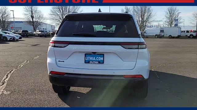 2026 Jeep Grand Cherokee Laredo Altitude