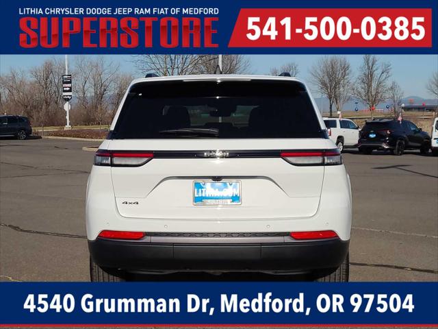 2026 Jeep Grand Cherokee Laredo Altitude