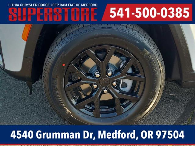 2026 Jeep Grand Cherokee Laredo Altitude