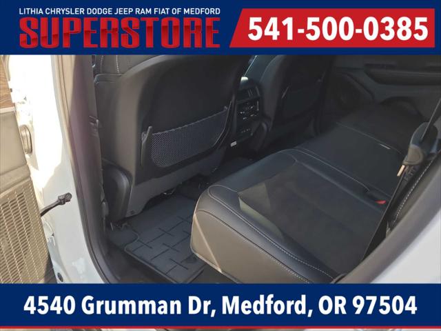 2026 Jeep Grand Cherokee Laredo Altitude