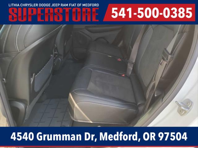 2026 Jeep Grand Cherokee Laredo Altitude