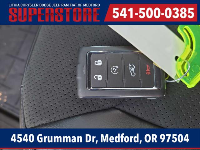 2026 Jeep Grand Cherokee Laredo Altitude