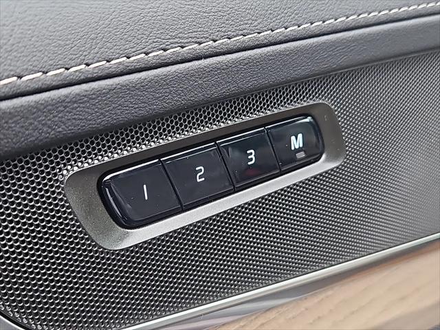 2026 Volvo XC90 Core, B5 AWD Gas (mild hybrid), Gasoline, Bright, 7 Seats