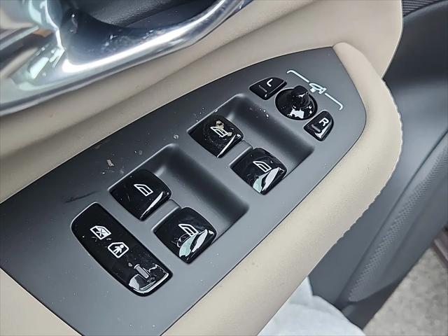 2026 Volvo XC90 Core, B5 AWD Gas (mild hybrid), Gasoline, Bright, 7 Seats
