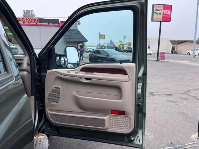 2004 Ford F-350 LARIAT