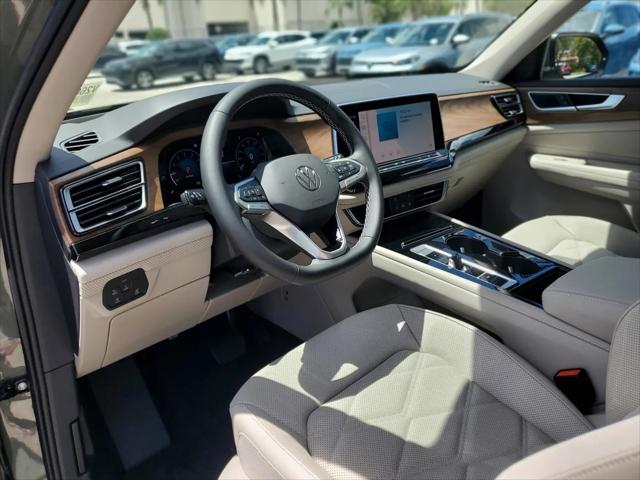 2026 Volkswagen Atlas SE with Technology
