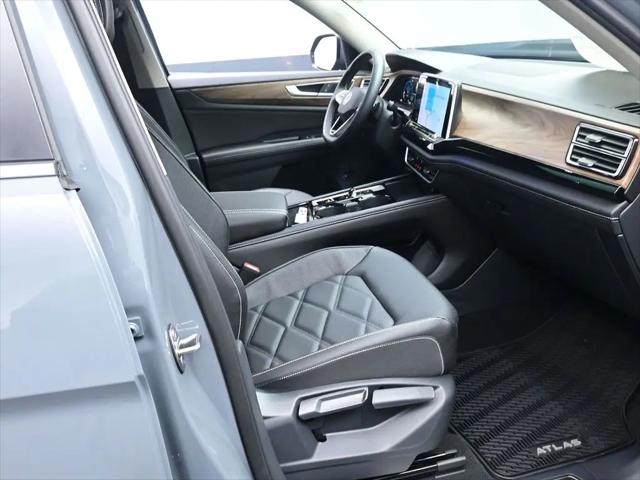 2026 Volkswagen Atlas SE with Technology
