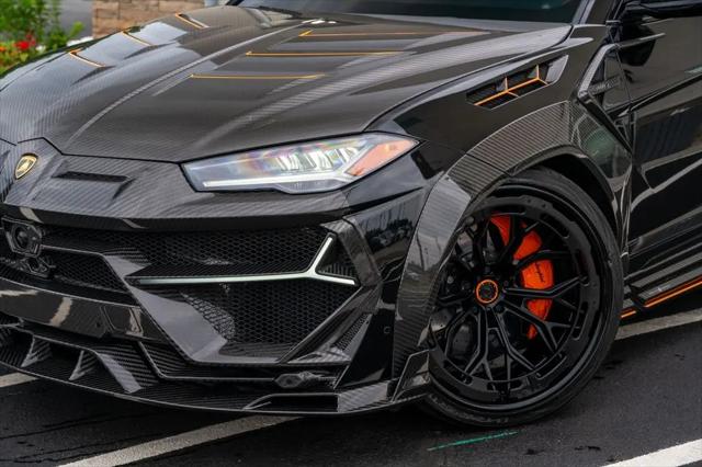 2022 Lamborghini Urus Pearl Capsule