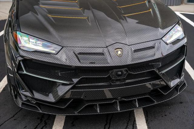 2022 Lamborghini Urus Pearl Capsule