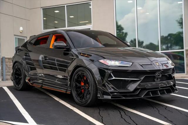 2022 Lamborghini Urus Pearl Capsule