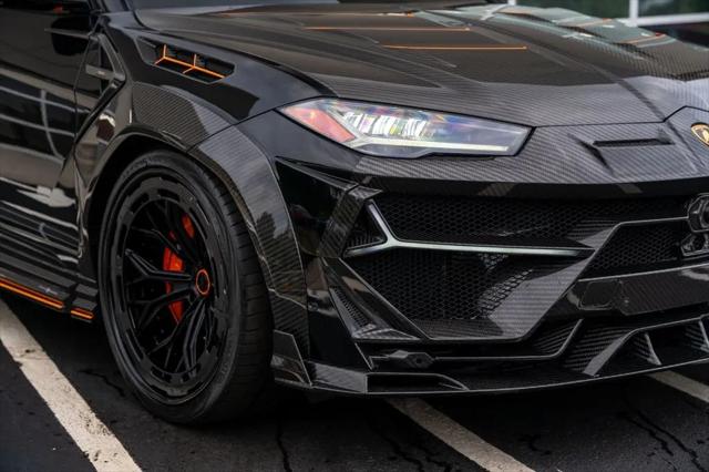 2022 Lamborghini Urus Pearl Capsule