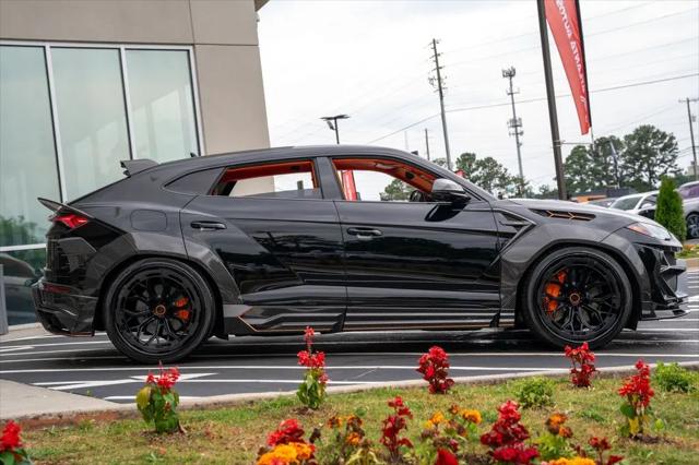 2022 Lamborghini Urus Pearl Capsule