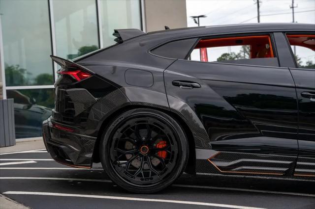 2022 Lamborghini Urus Pearl Capsule