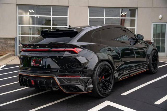 2022 Lamborghini Urus Pearl Capsule