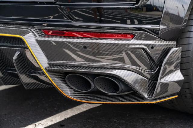 2022 Lamborghini Urus Pearl Capsule