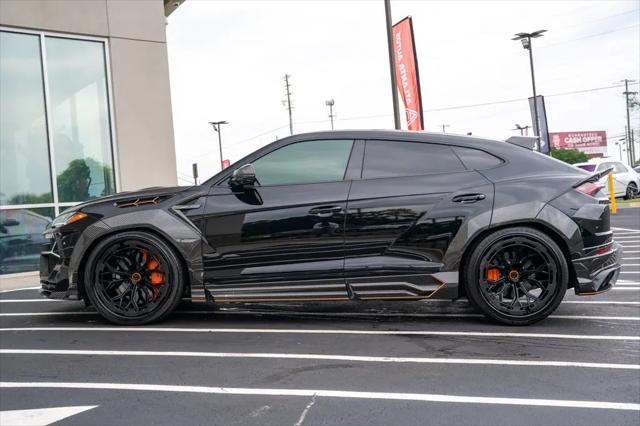 2022 Lamborghini Urus Pearl Capsule