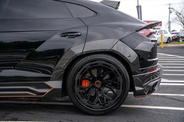 2022 Lamborghini Urus Pearl Capsule