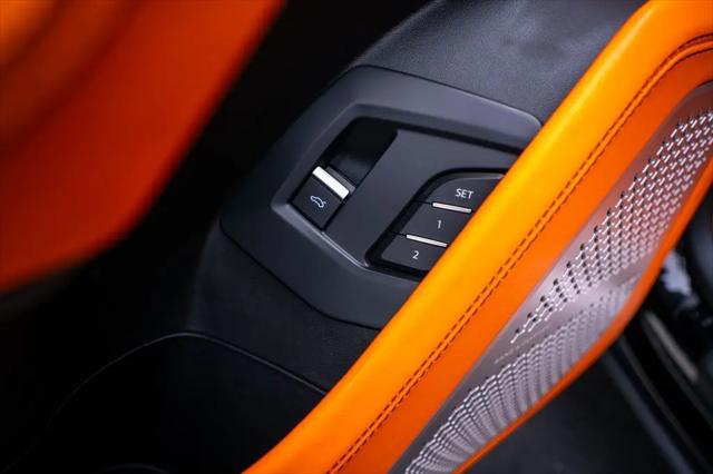 2022 Lamborghini Urus Pearl Capsule