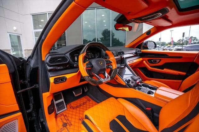 2022 Lamborghini Urus Pearl Capsule