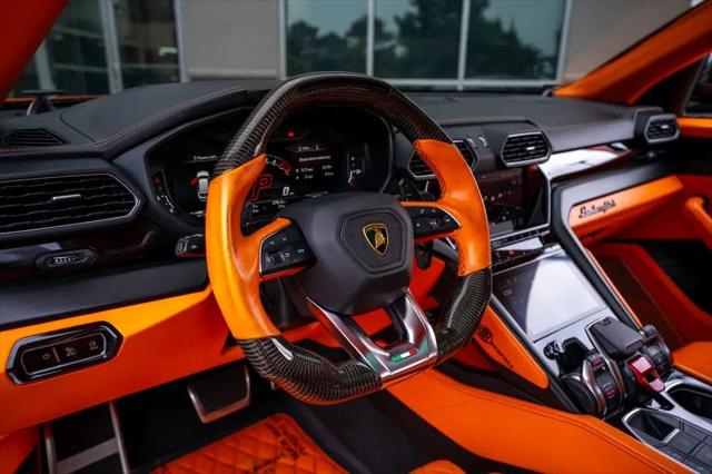 2022 Lamborghini Urus Pearl Capsule