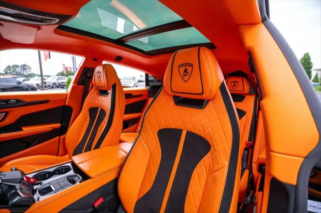 2022 Lamborghini Urus Pearl Capsule